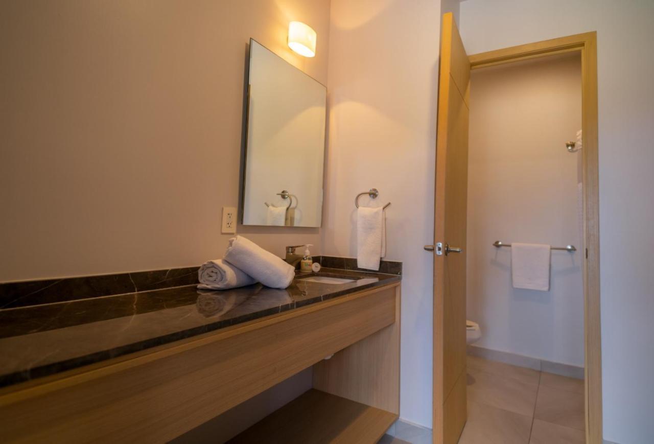 Livup Suites En Zona Iteso Сапопан Экстерьер фото